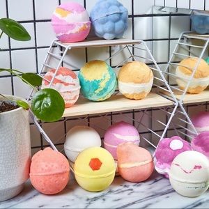 🔥SAVE $40🔥LUSH 12/$80 MYSTERY SET